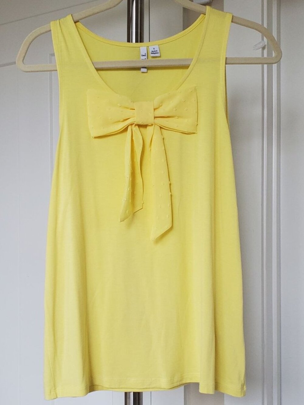 NWOT ELLE Yellow Knit Sleeveless Top. Size S
